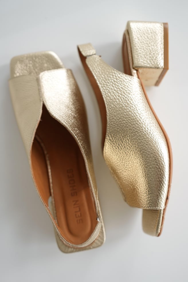 Escarpins femme chic à bride arrière ouverte, vue arrière de la paire