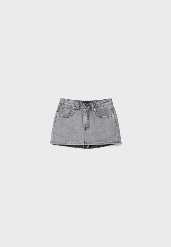 Mini-jupe-short en denim décontractée pour un style quotidien sans effort