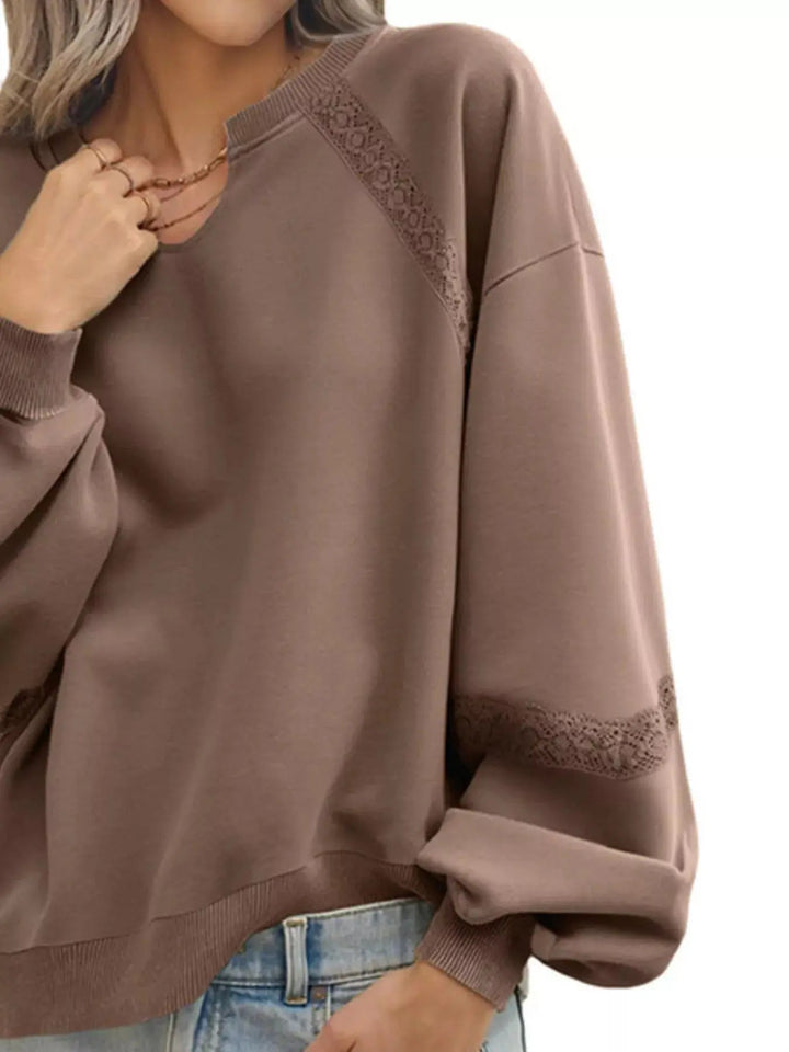 Sweatshirt Douillet à Détails en Dentelle pour un Look Chic Décontracté