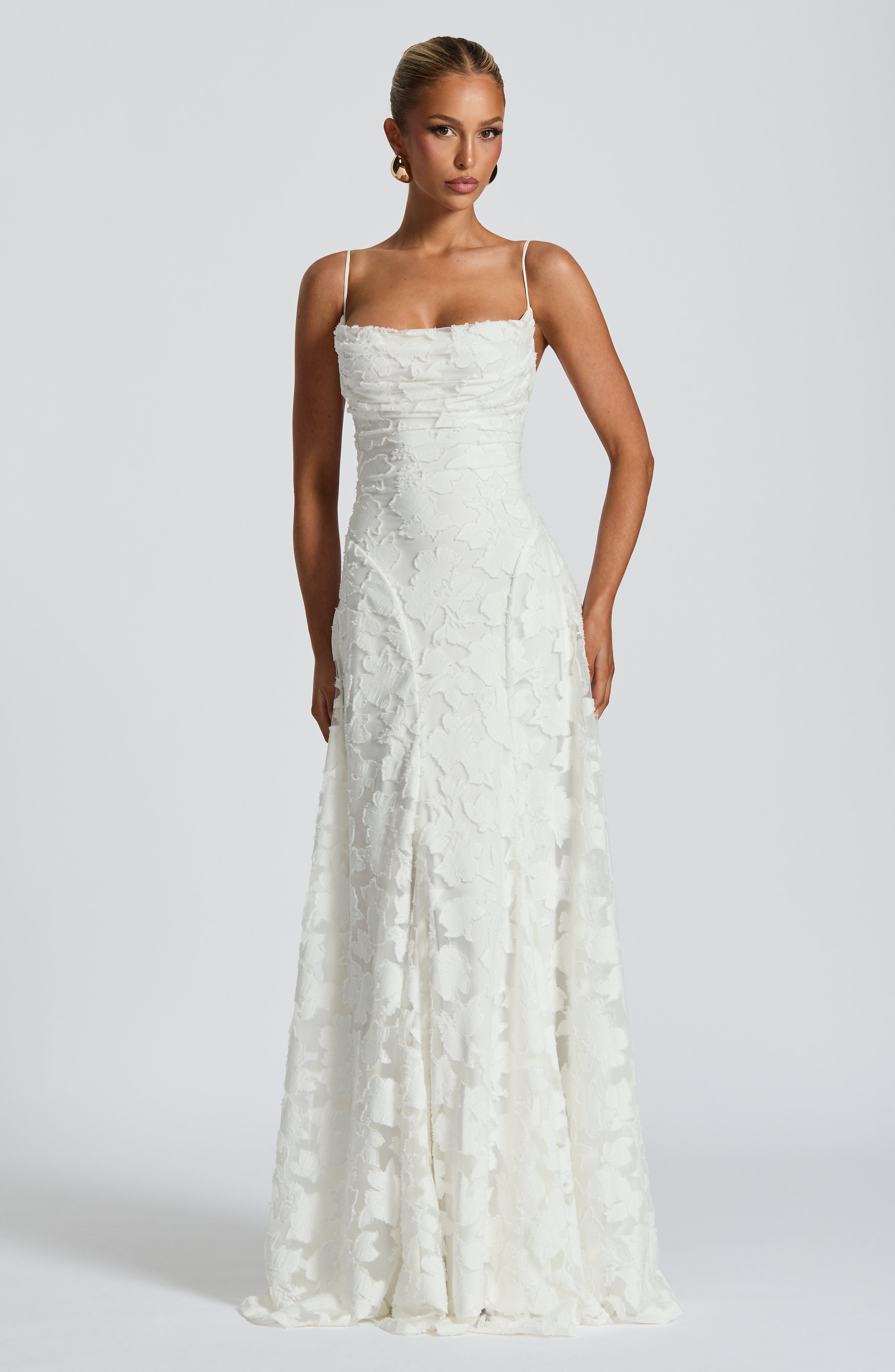 Robe Maxi Louise sans manches avec silhouette fluide