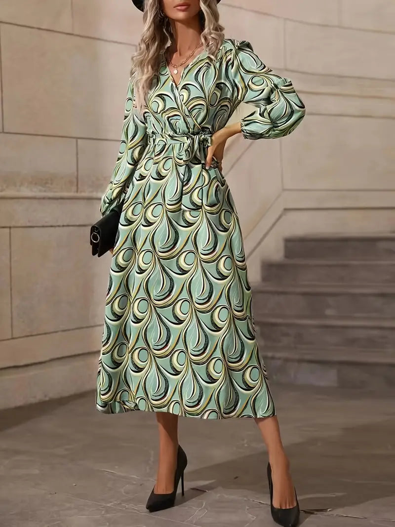 Robe élégante à col enroulé