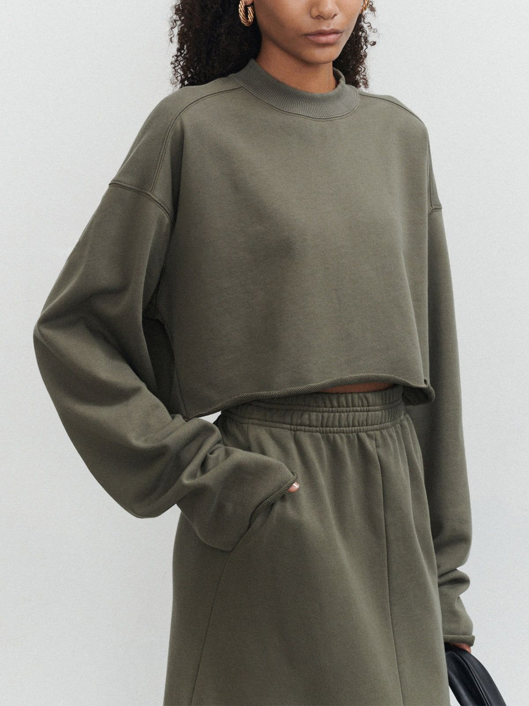 Sweatshirt court confortable pour un style chic décontracté