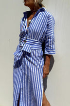 Robe midi rayée avec ceinture et nœud papillon
