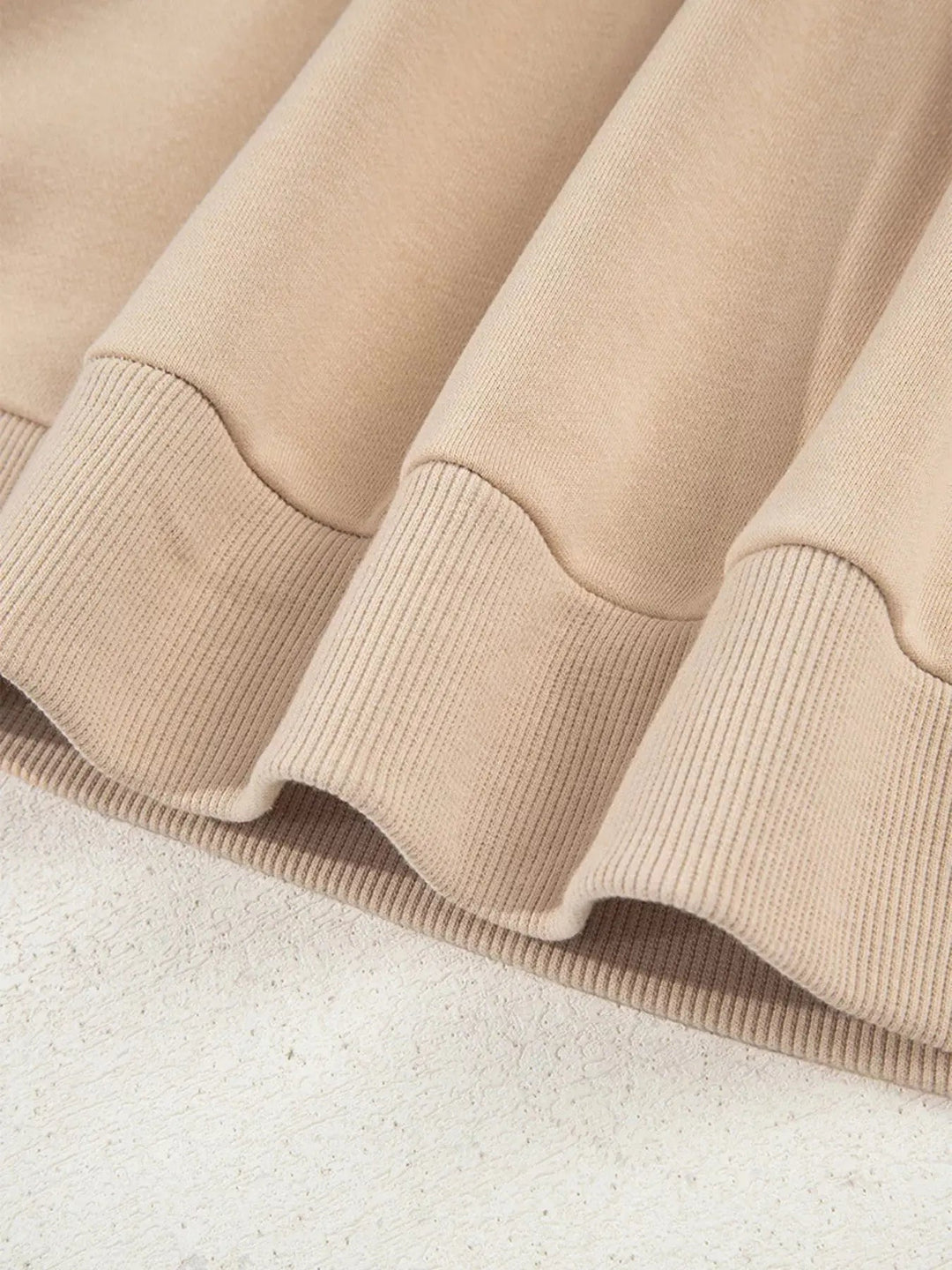 Sweatshirt Douillet à Détails en Dentelle pour un Look Chic Décontracté