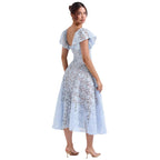 Robe midi en dentelle à manches cloche bleue