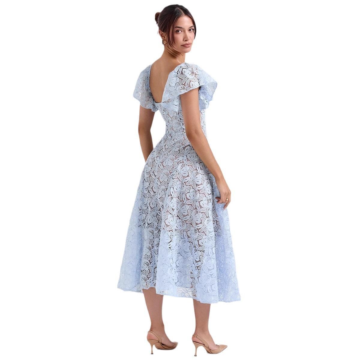 Robe midi en dentelle à manches cloche bleue