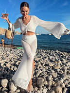 Ensemble femme en crochet tricoté pour la plage avec crop top lacé et jupe maxi