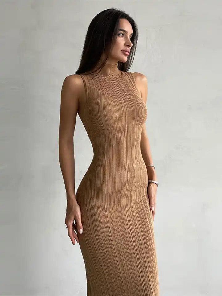 Robe midi sans manches en maille côtelée douce pour femme