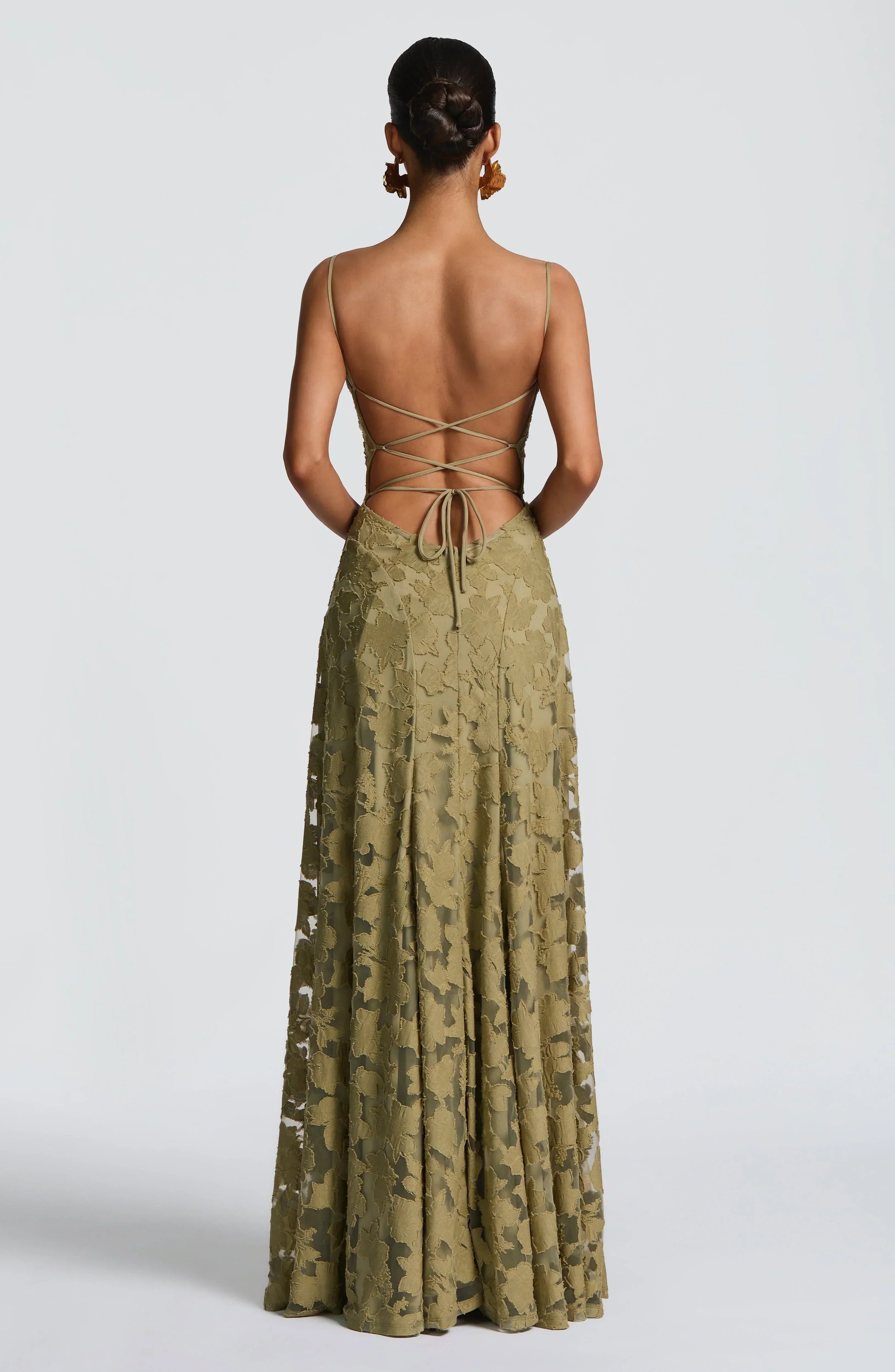 Robe Maxi Louise sans manches avec silhouette fluide