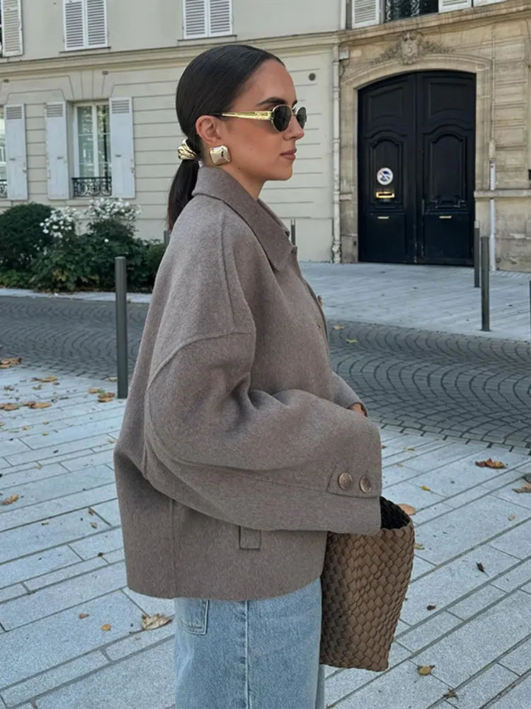 Veste Élégante Matelassée à Revers pour Saisons de Transition