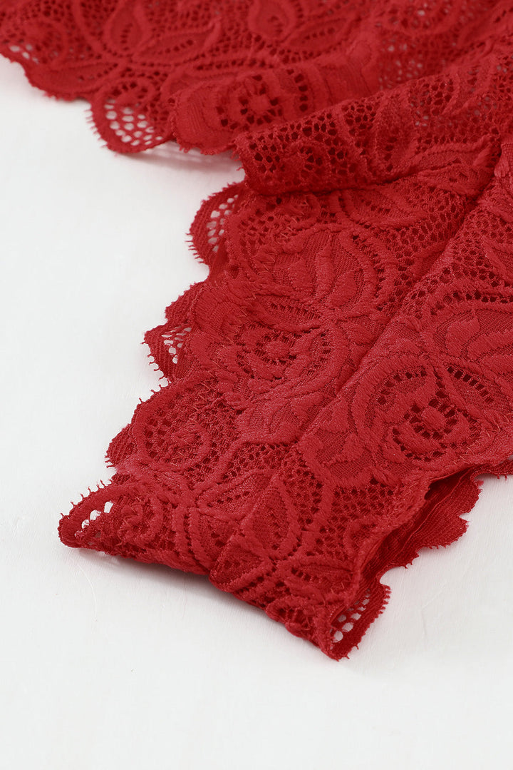 Ensemble lingerie bralette et culotte en dentelle rouge