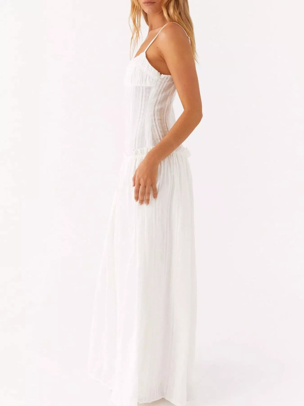 Robe longue à bretelles spaghetti avec volant et smocks