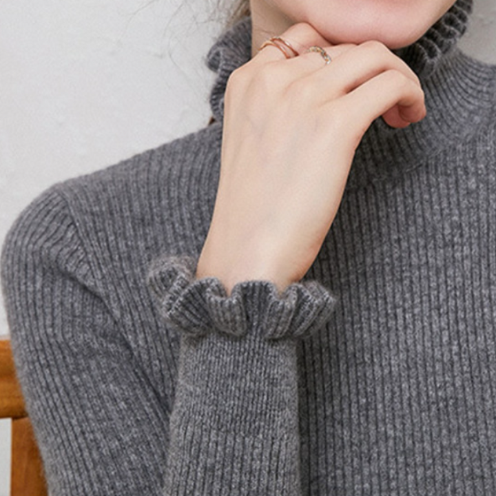 Pull en maille col roulé confortable avec bordure à volants féminine