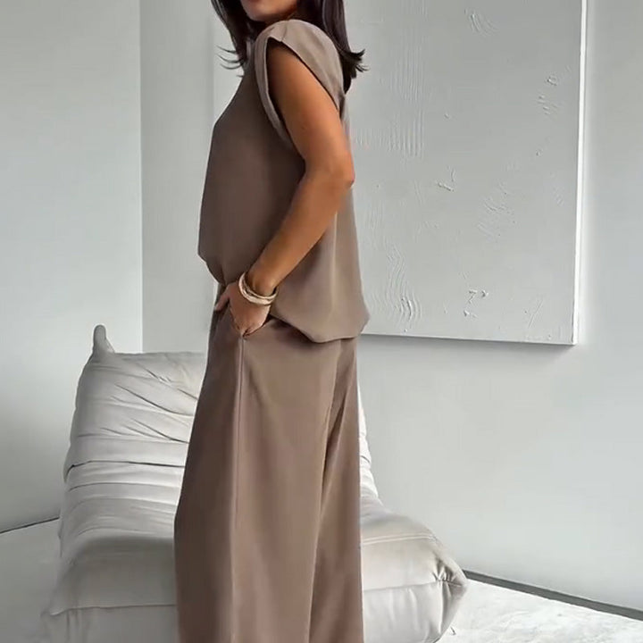 Ensemble décontracté chic deux pièces : t-shirt et pantalon à jambes larges