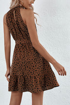 Robe courte fleurie à col roulé et licou