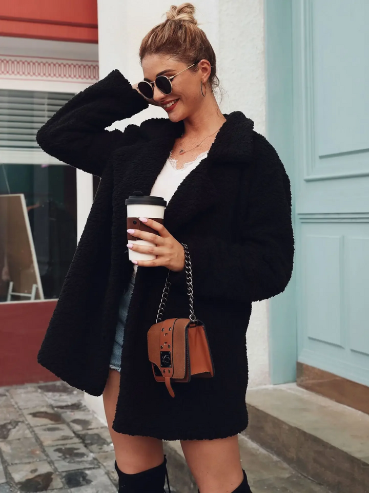 Manteau Court en Peluche Teddy Douillet avec Col Revers