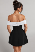 Robe Mini Élégante Della