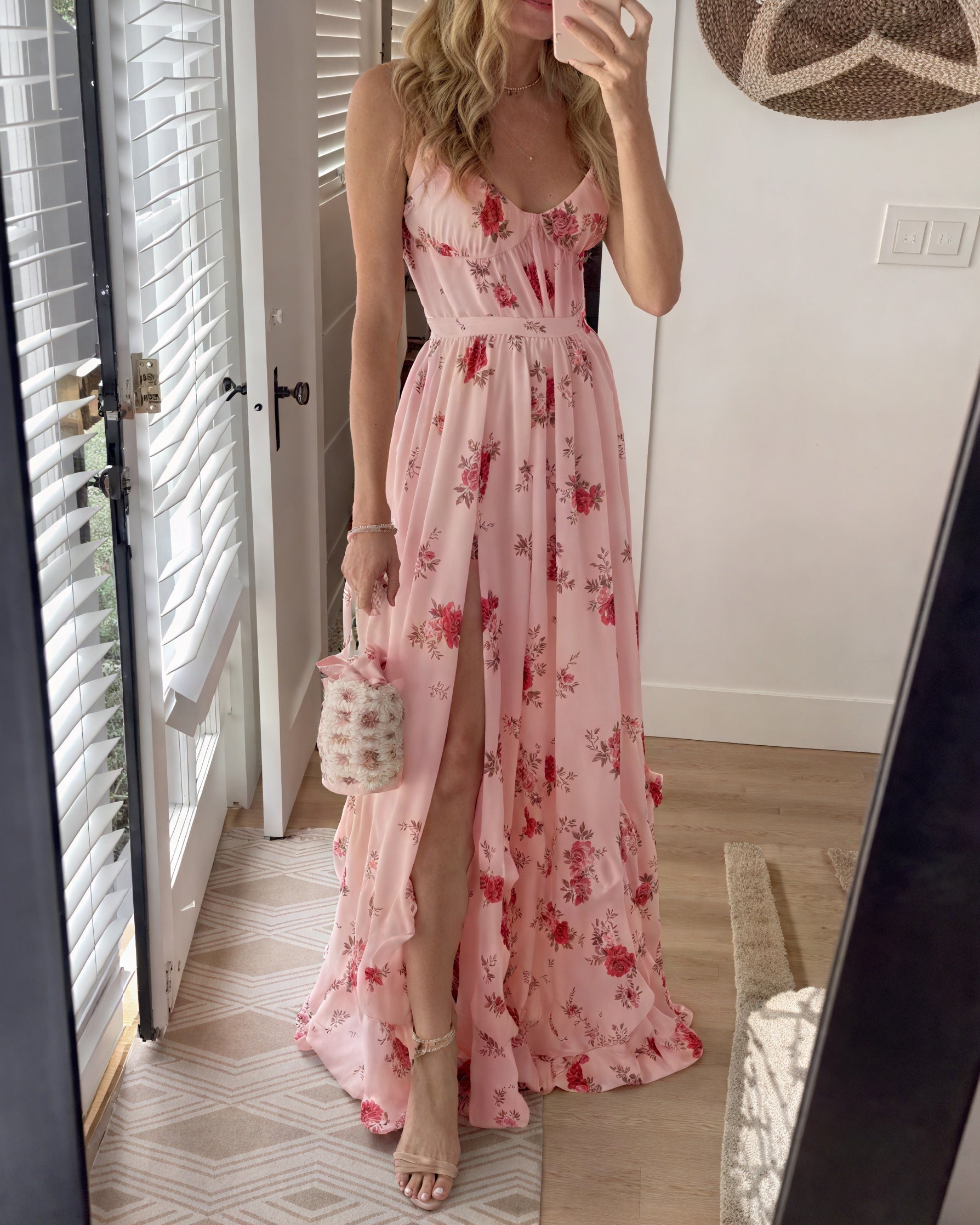 Robe longue fleurie fendue pour femme, vue de dos