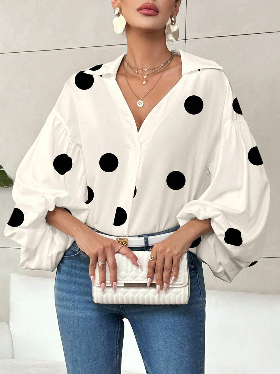Détail des manches longues sur blouse femme coupe ample