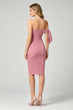 Robe midi rose à une épaule avec détail nœud