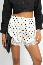 Short femme à pois avec finition dentelle, vue de dos