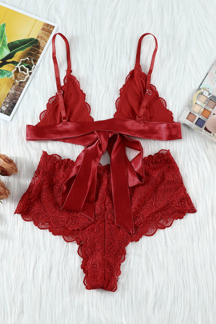 Ensemble lingerie bralette et culotte en dentelle rouge