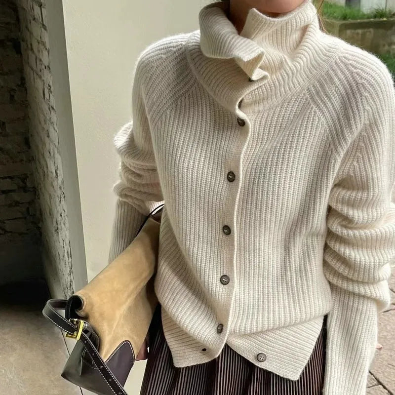 Pull à col roulé épais et confortable avec boutons
