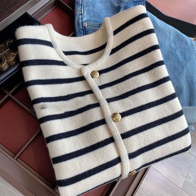 Pull en tricot rayé confortable pour les superpositions d'automne