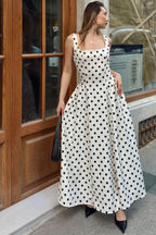 Robe Midi Blanche à Pois avec Bretelles Épaisses et Taille Froncée