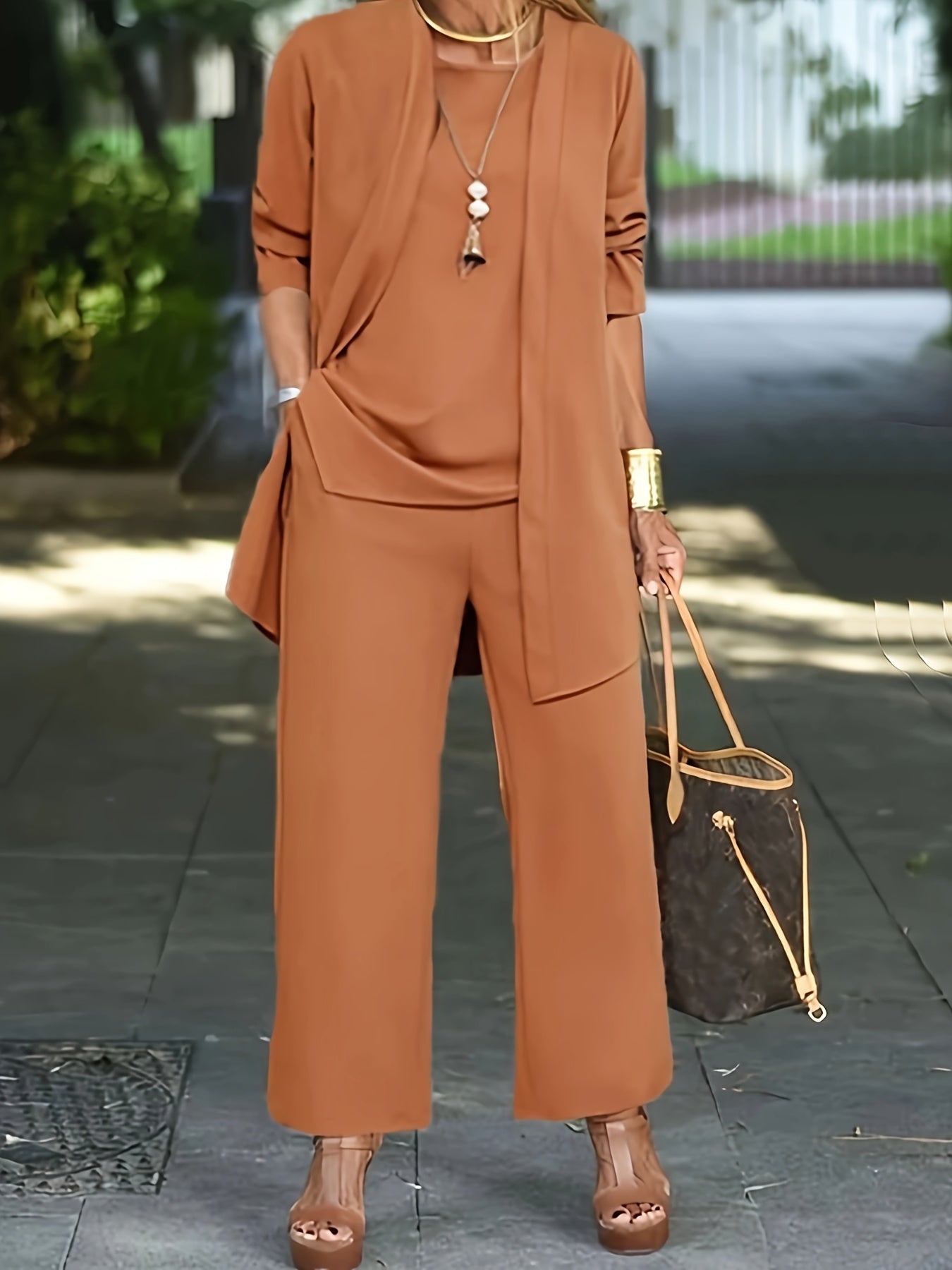 Ensemble femme 3 pièces élégant avec blouse, top et pantalon à coupe ample