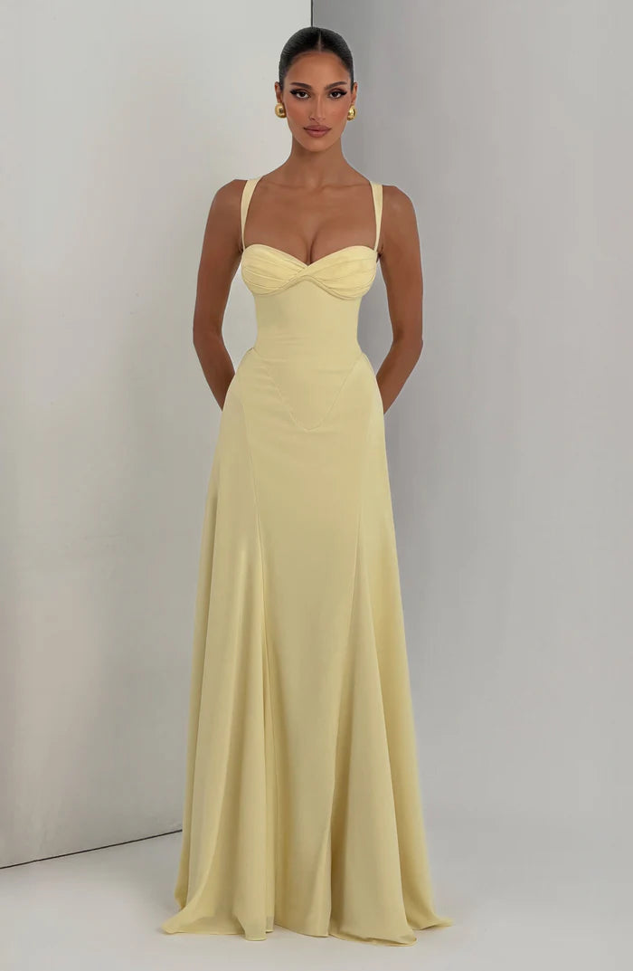 Robe maxi sans manches style Rihanna