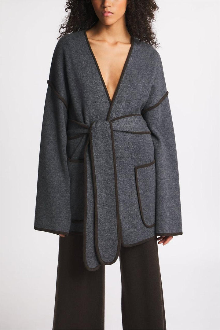 Manteau en laine confortable à épaules tombantes avec taille ceinturée