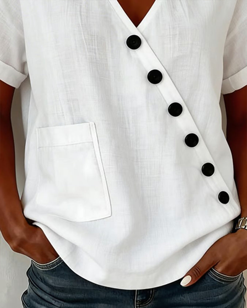 Blouse en coton à col en V avec patte de boutonnage diagonale