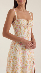 Robe midi fleurie pour femmes, idéale pour les invitées de mariage