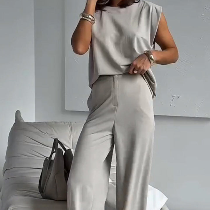 Ensemble décontracté chic deux pièces : t-shirt et pantalon à jambes larges