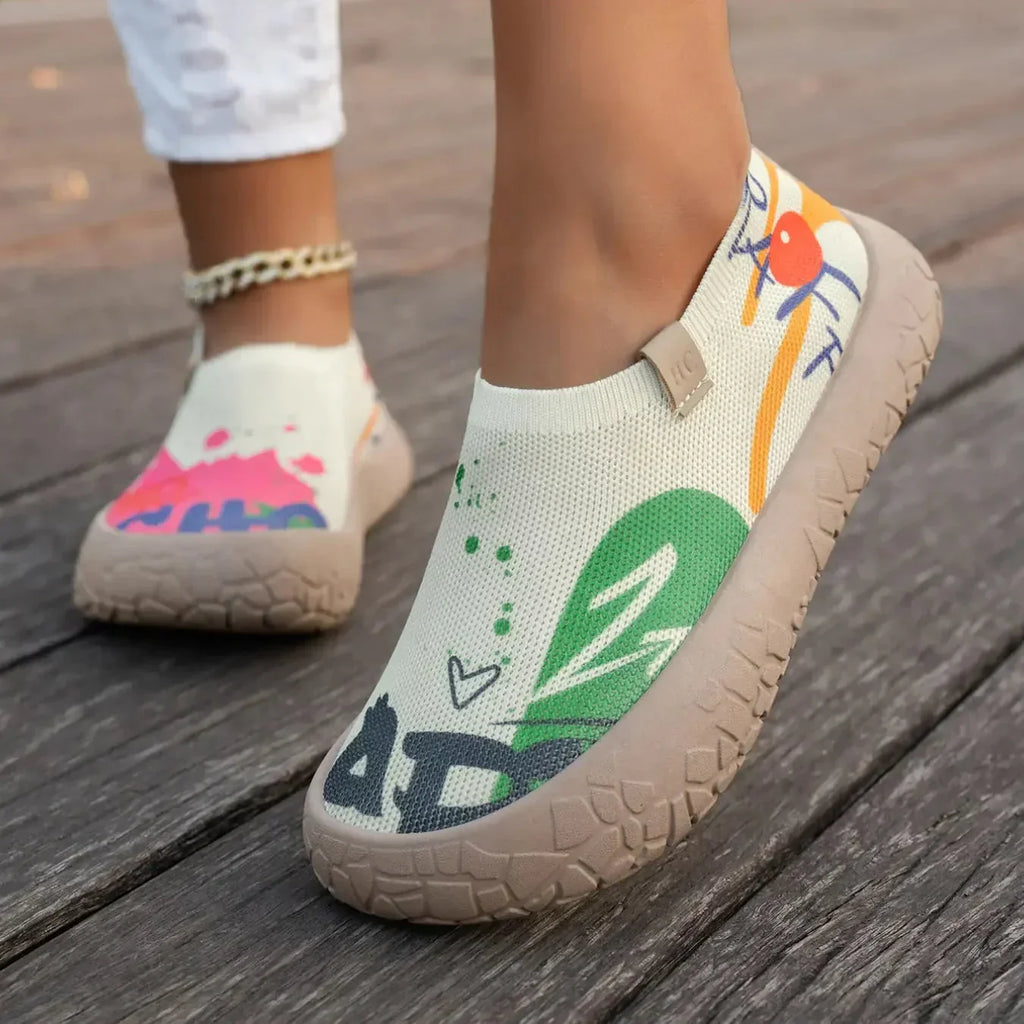 Semelle extérieure des baskets slip-on femme montrant l’amorti et l’adhérence