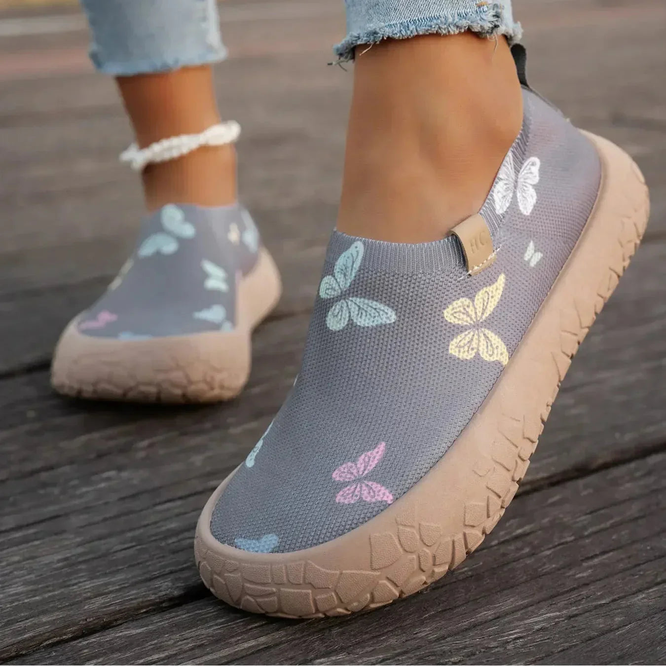 Détail de l’ouverture slip-on des baskets femme pour un enfilage facile