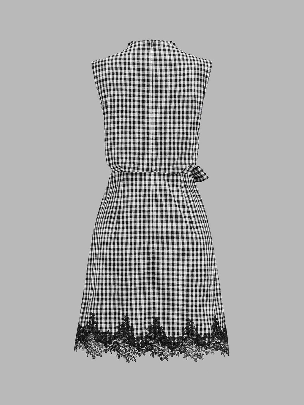 Robe mini vichy sans manches portée, vue de trois quarts