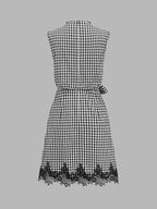 Robe mini vichy sans manches portée, vue de trois quarts