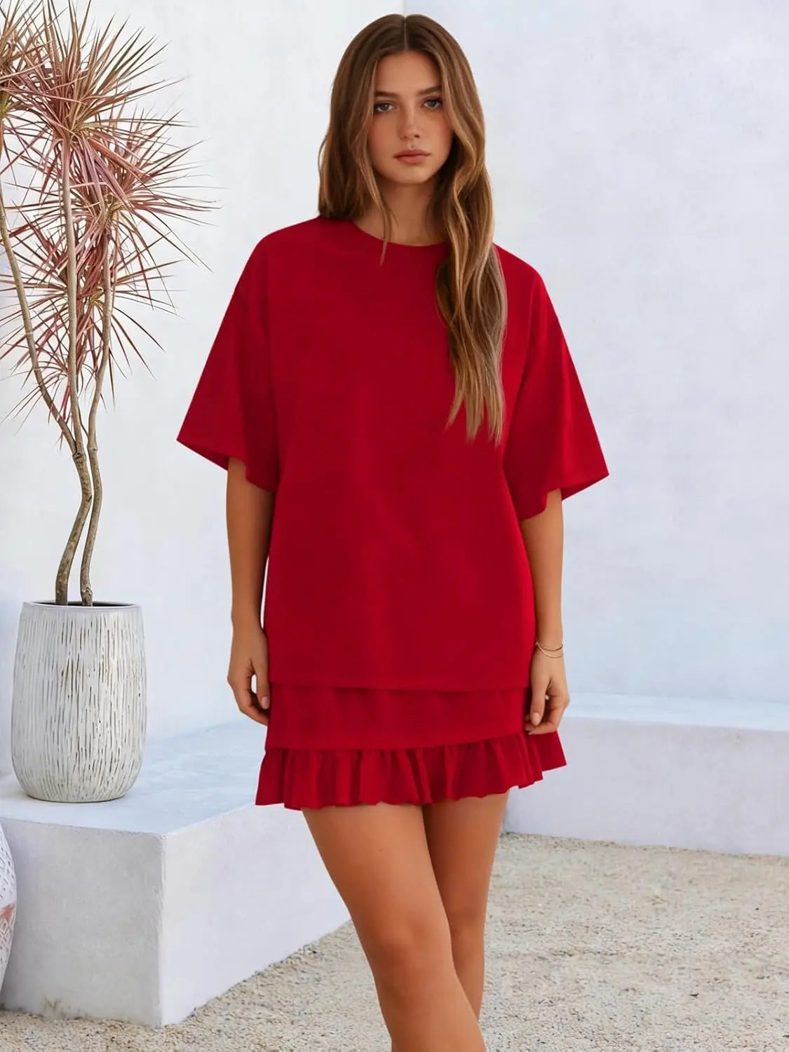 Ensemble femme deux pièces col rond et mini jupe, présentation produit