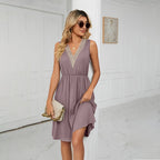 Robe midi légère pour femme portée en tenue de journée
