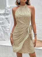 Robe courte plissée à col licou floral avec fermeture éclair