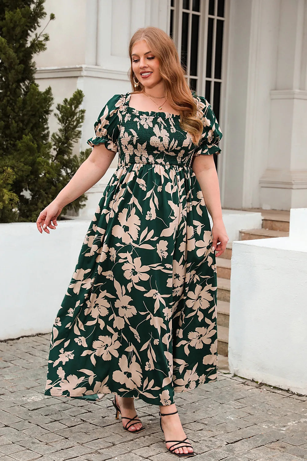 Sophie Paris I Summer Robe à col carré