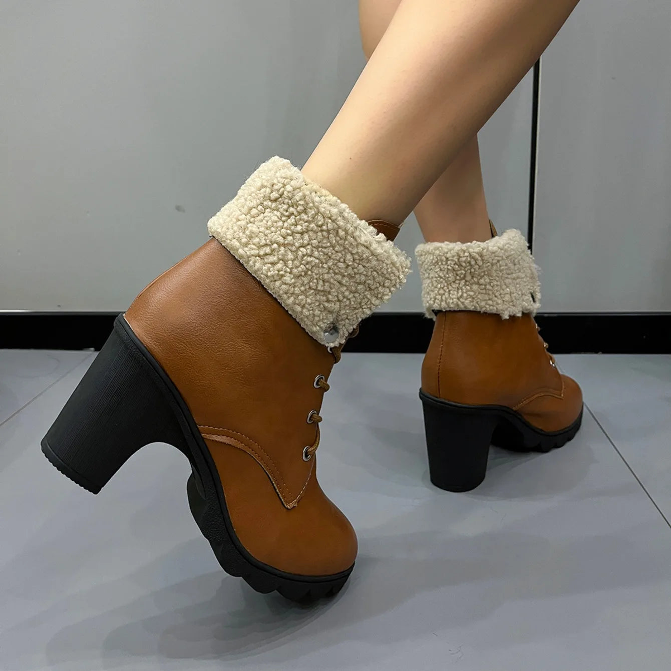 Sophie Paris I Chic Bottes d'hiver à lacets