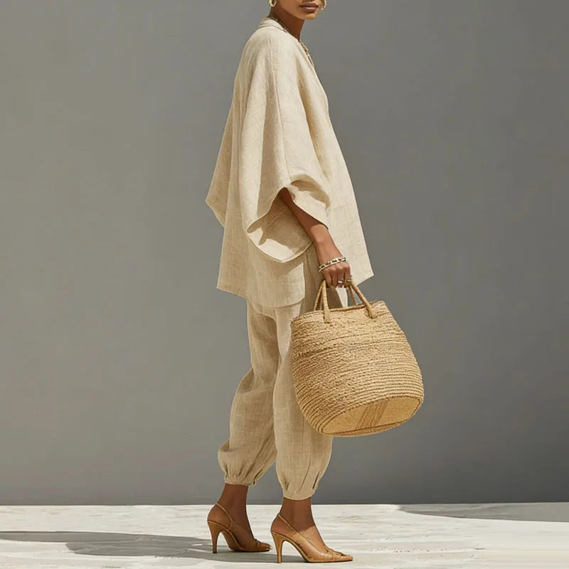 Vue latérale de l'ensemble femme asymétrique style bohème d'été