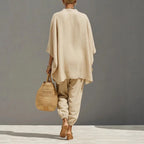Ensemble femme en lin coupe ample avec haut asymétrique vue de dos