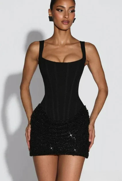 Robe courte corset ornée avec encolure carrée pour tenue de soirée