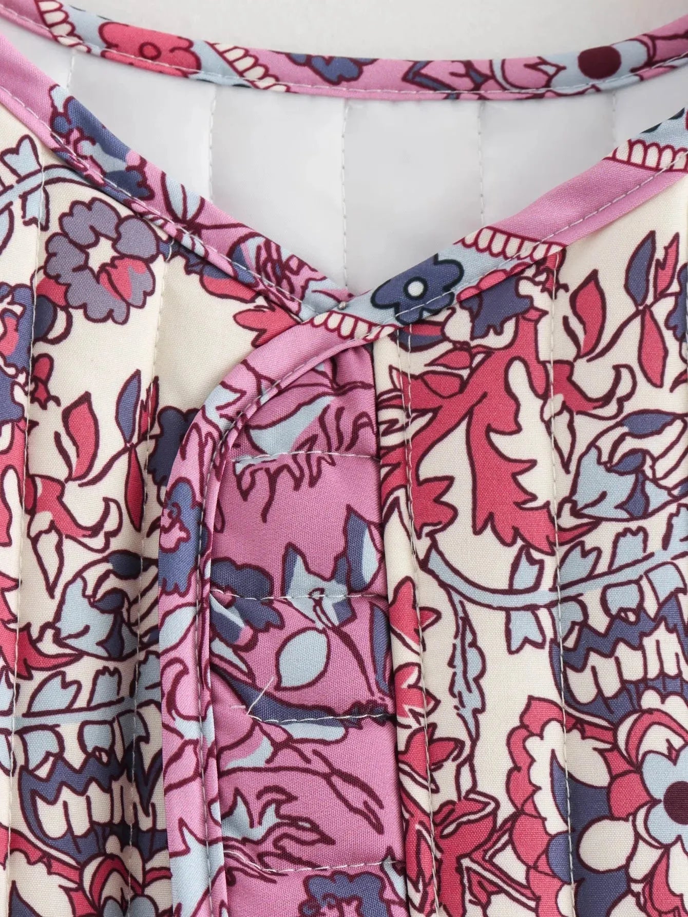 Sophie Paris I Gilet en coton matelassé avec motif brodé
