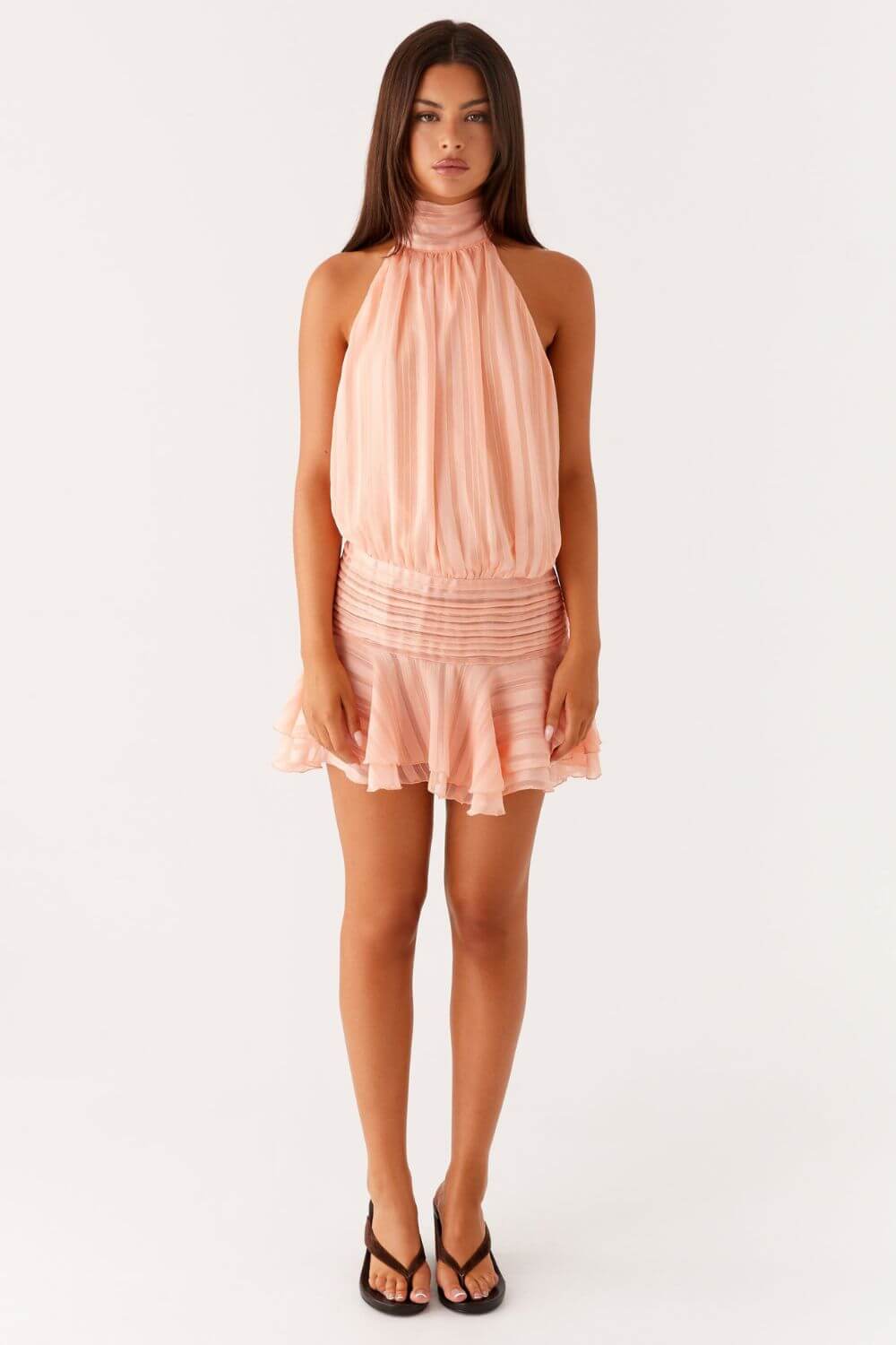Robe courte drapée en satin avec col