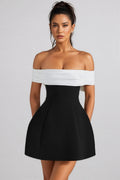 Robe Mini Élégante Della